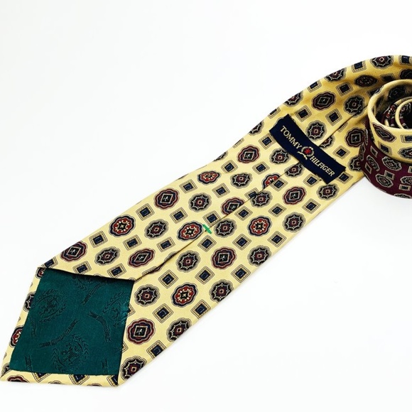 Tommy Hilfiger Silk Tie Yellow Geometric Pattern - Picture 2 of 4